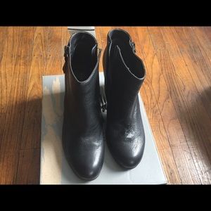 Kenneth Cole Reaction Chunky Heel Ankle Boot